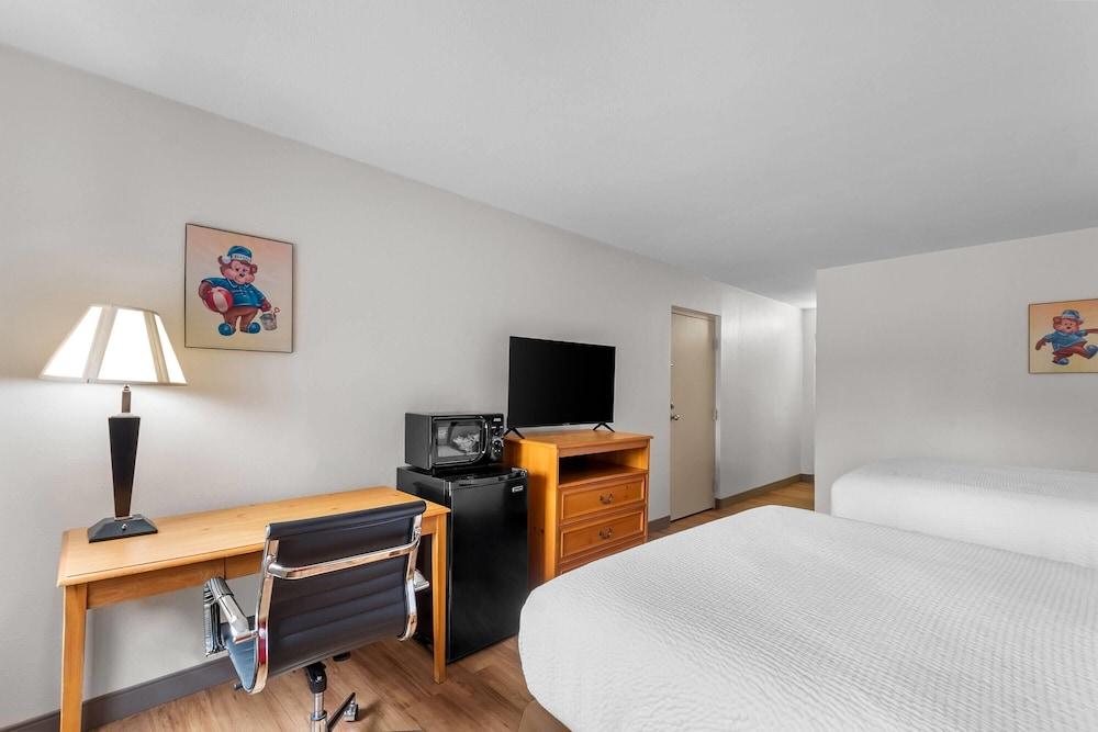 Travelodge by Wyndham Winchester