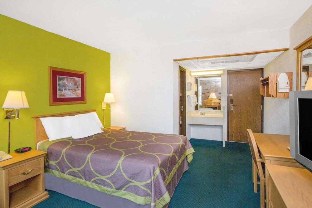 Super 8 by Wyndham Blytheville