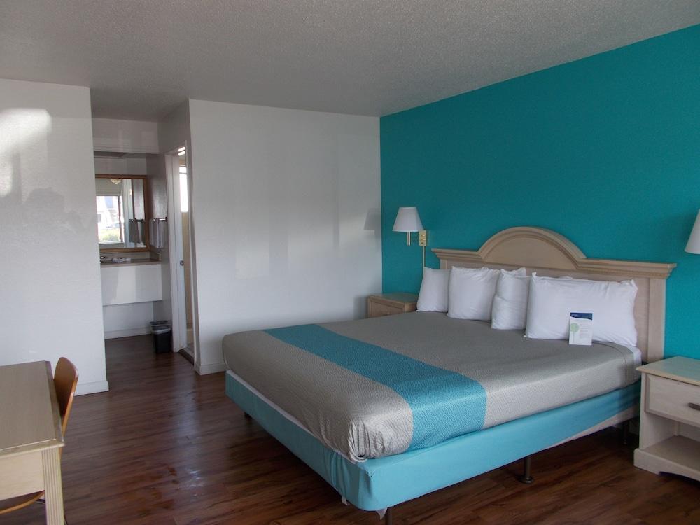 Motel 6 Fort Bragg, CA