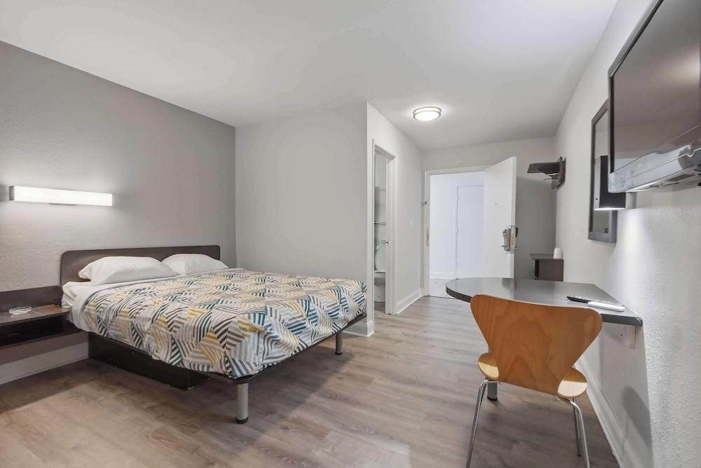 Motel 6 Normal, IL - Bloomington Area