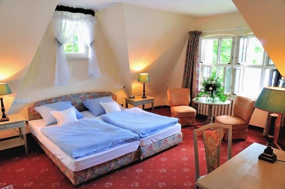 Schlosshotel Podewils