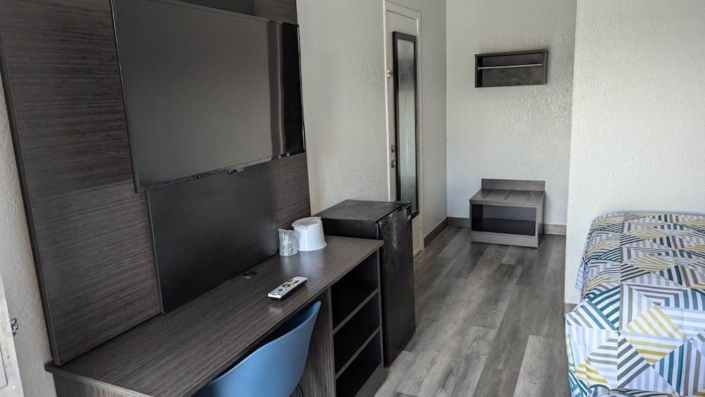 Motel 6 Victoria, TX