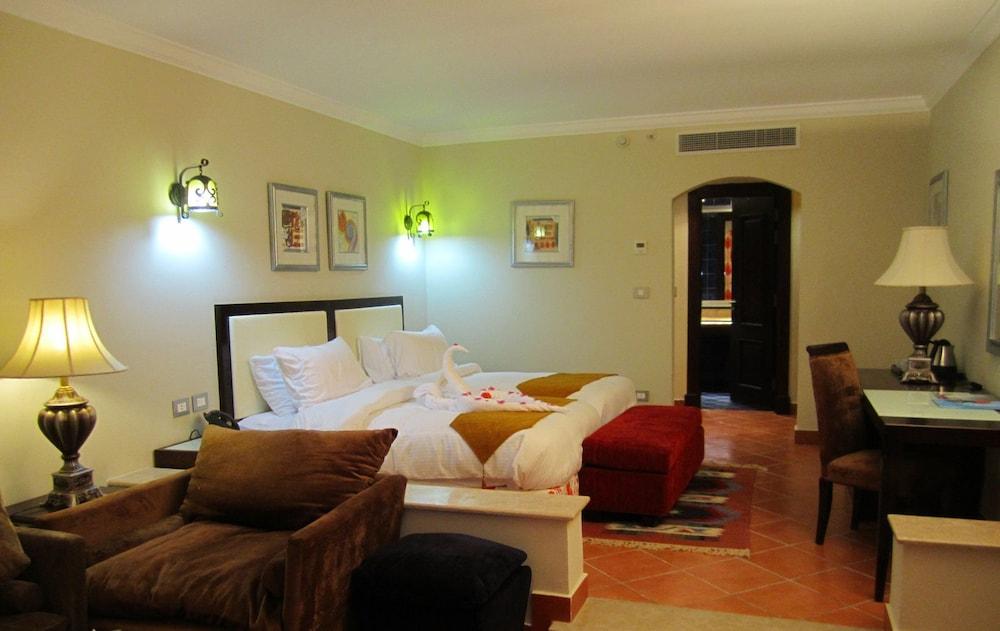 Porto Matrouh Beach Resort