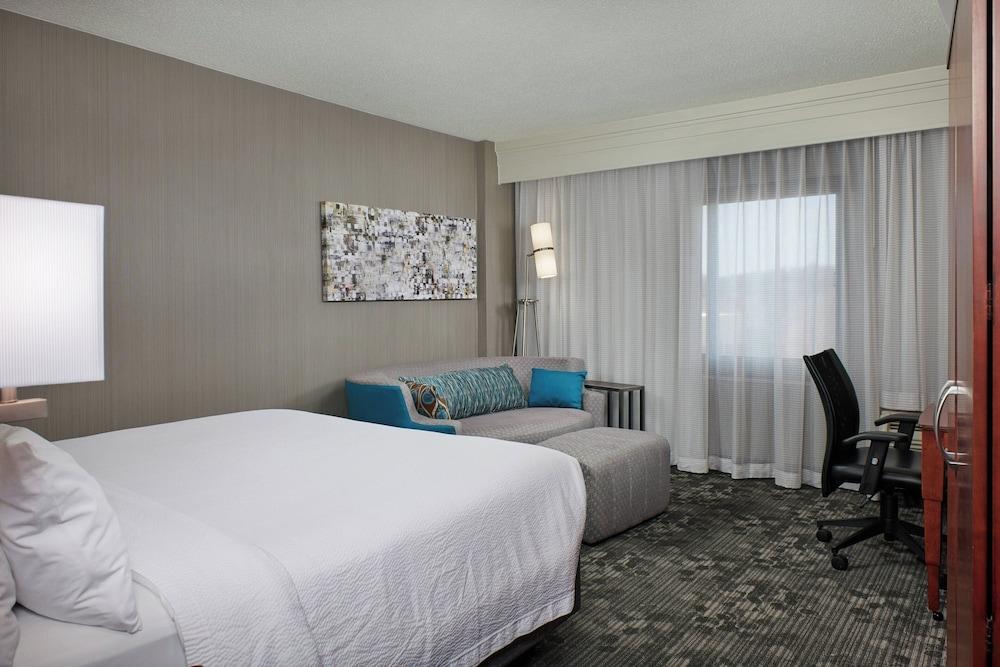 Courtyard by Marriott Bristol