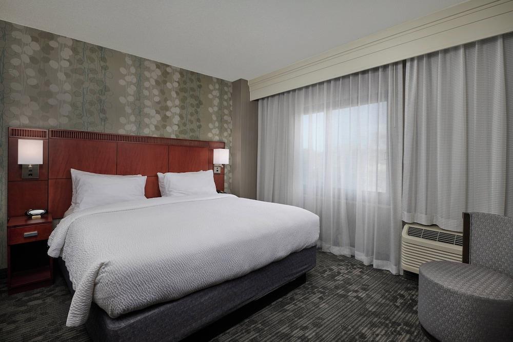 Courtyard by Marriott Bristol