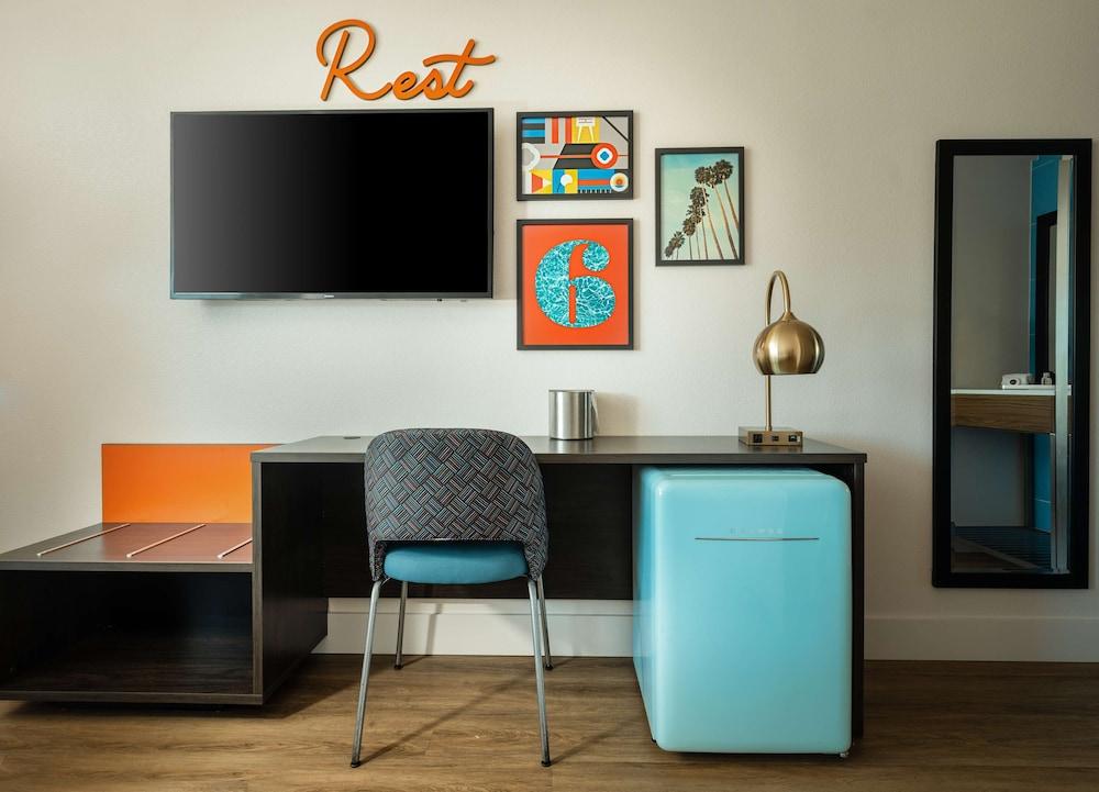 Motel 6 Santa Barbara, CA - Beach