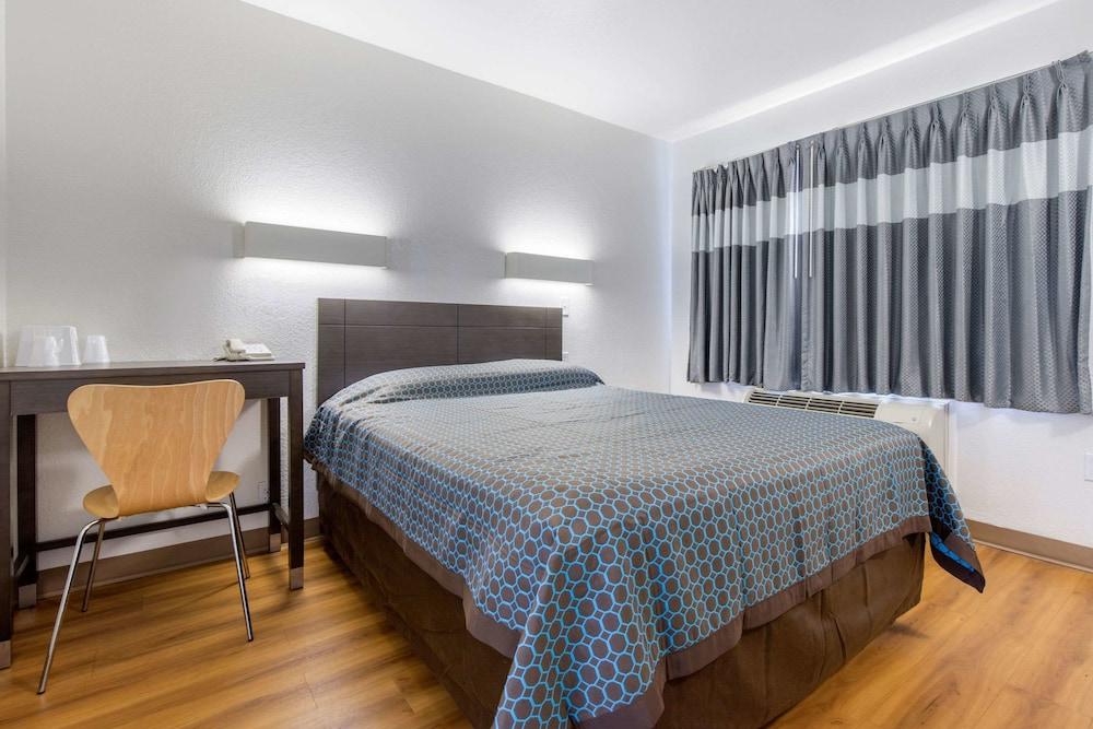 Rodeway Inn Winston Salem Route 52