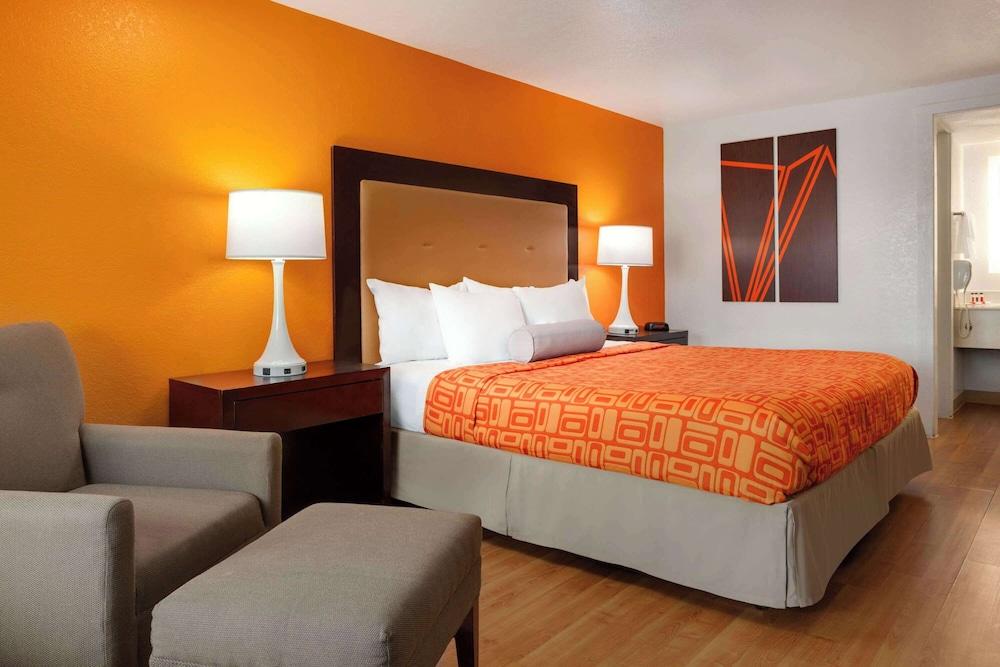 Howard Johnson by Wyndham Harrisonburg