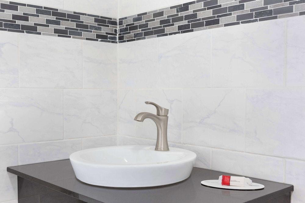 Howard Johnson by Wyndham Harrisonburg