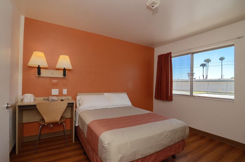 Motel 6 Indio, CA - Palm Springs