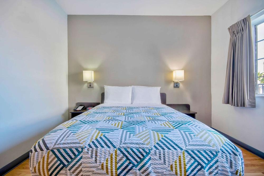 Studio 6 Port Arthur, TX - SE