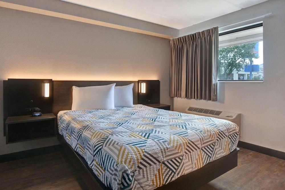 Studio 6 Jacksonville, FL - Baymeadows