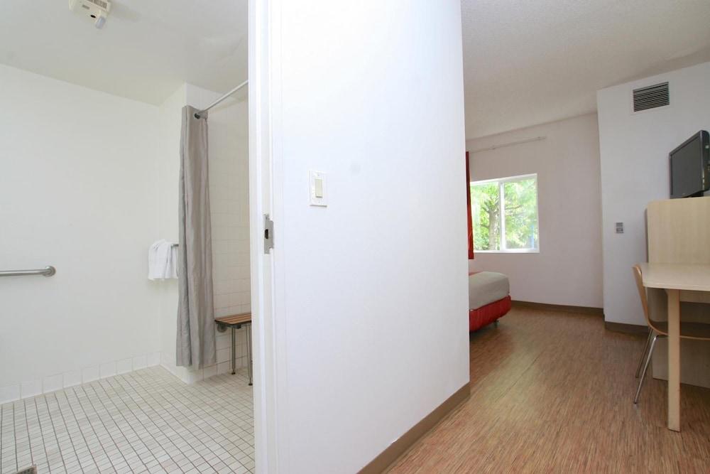 Motel 6 Colchester, VT - Burlington