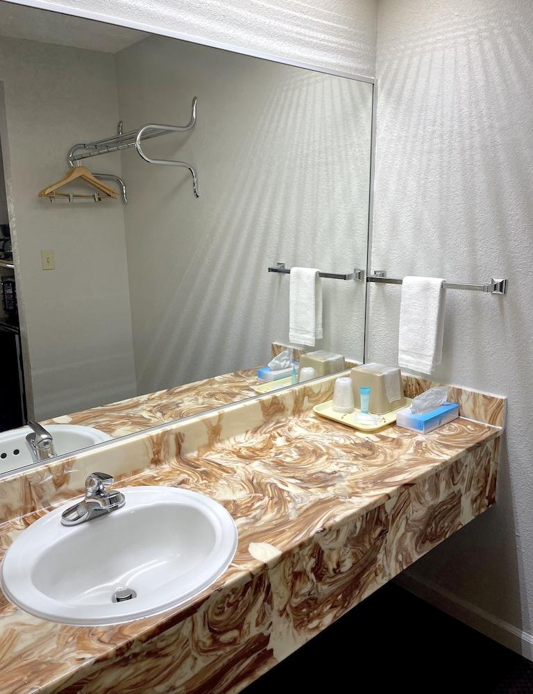 Luxury Inn and Suites