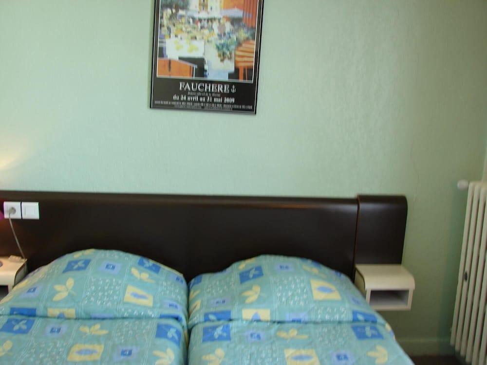 Hotel de Paris et des Voyageurs