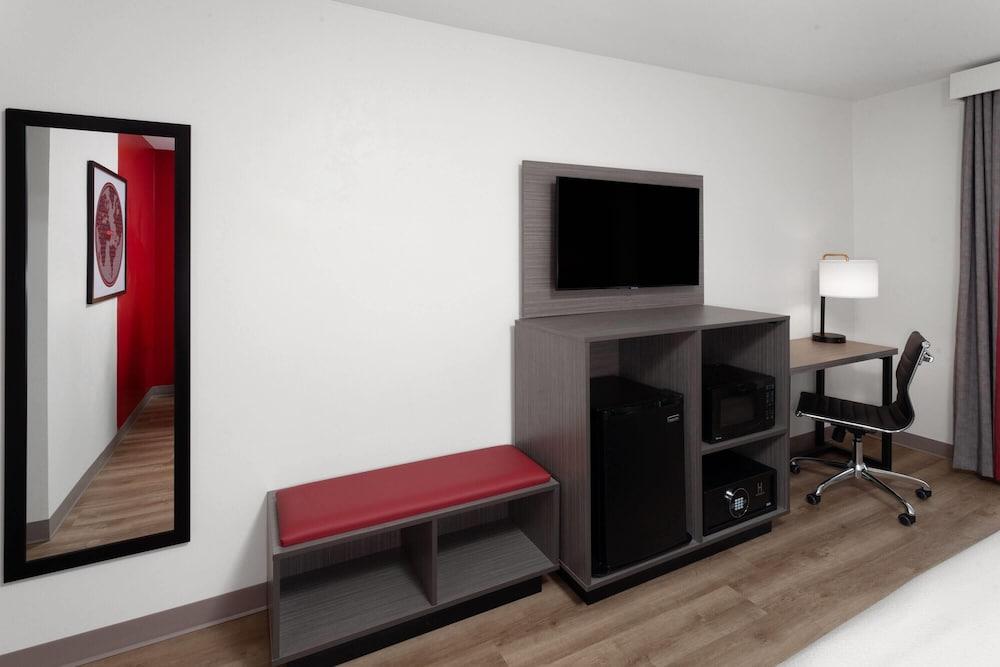 Ramada by Wyndham Milwaukee