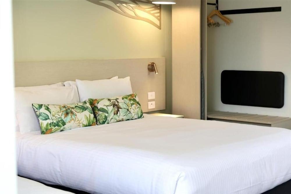 Nightcap at Kondari Resort