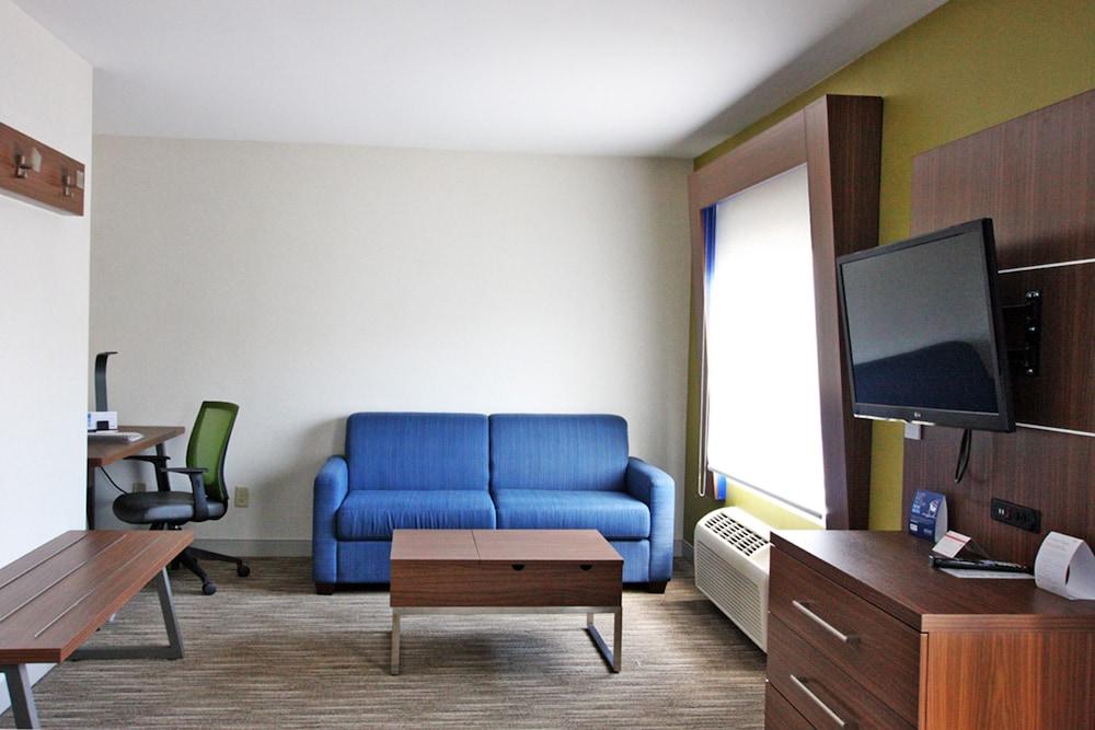 Holiday Inn Express Branford-New Haven by IHG