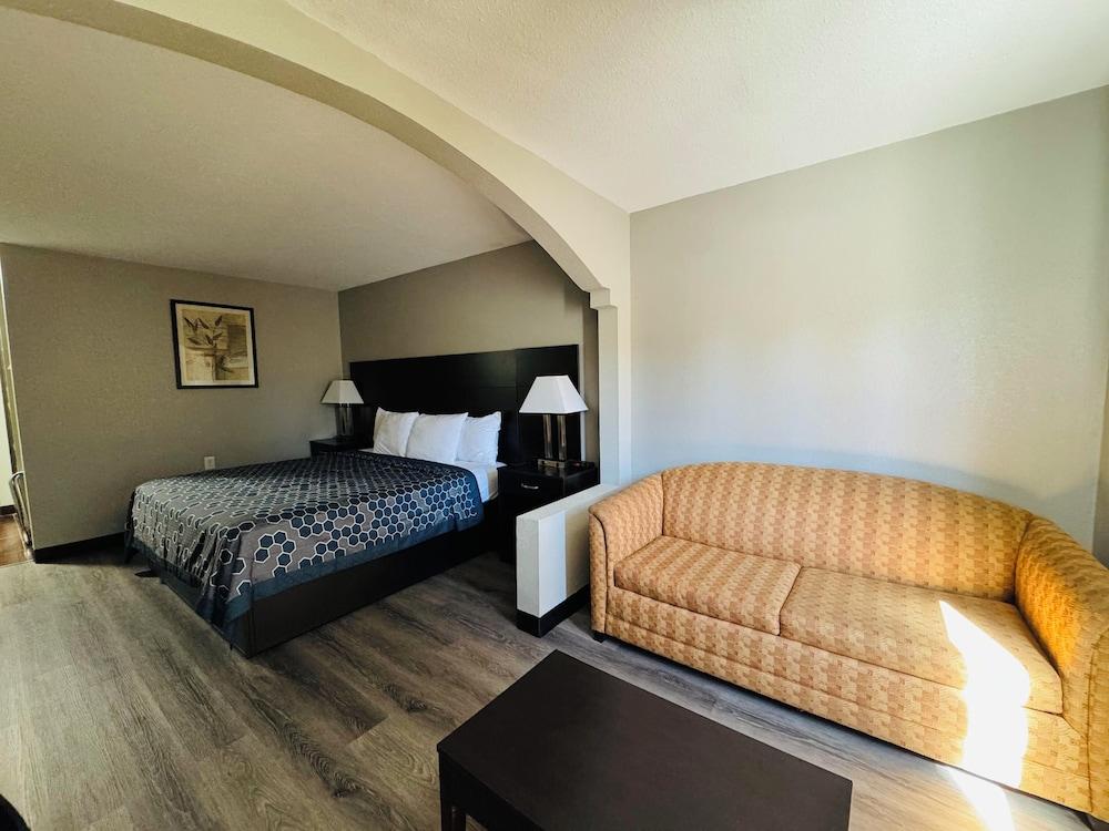 Econo Lodge Inn & Suites Centerville