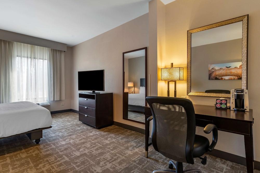 Best Western Plus Dalton Inn