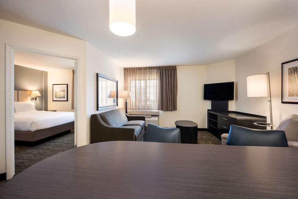 Sonesta Simply Suites Boston Braintree