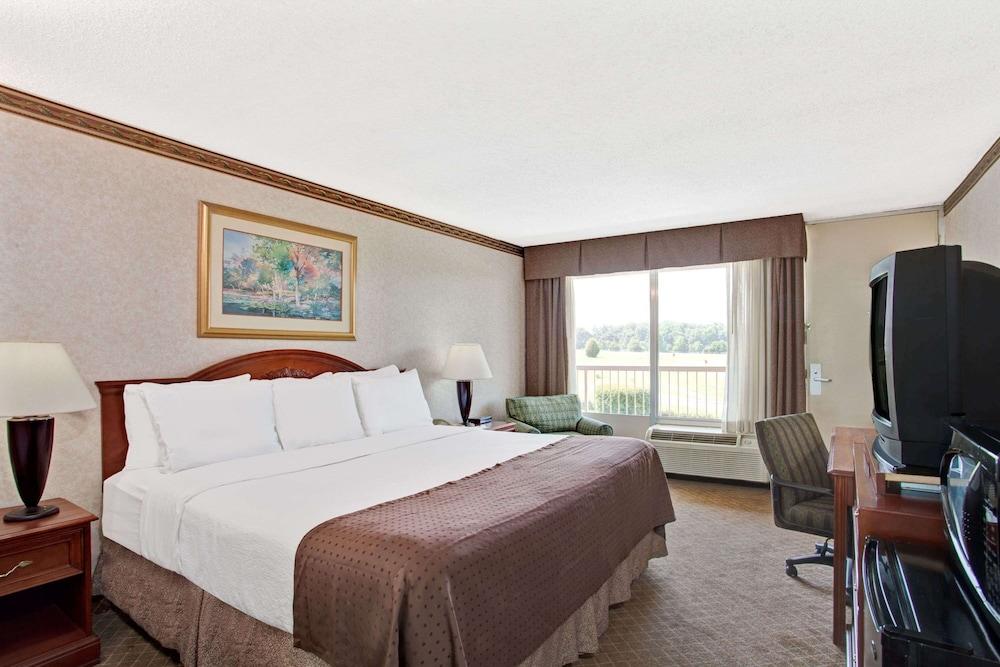 Days Inn by Wyndham Forrest City