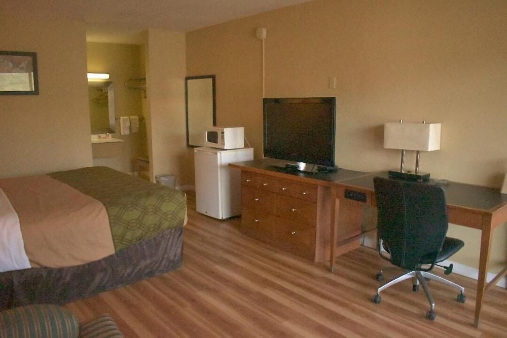 AmeriVu Inn & Suites - Gilbertsville