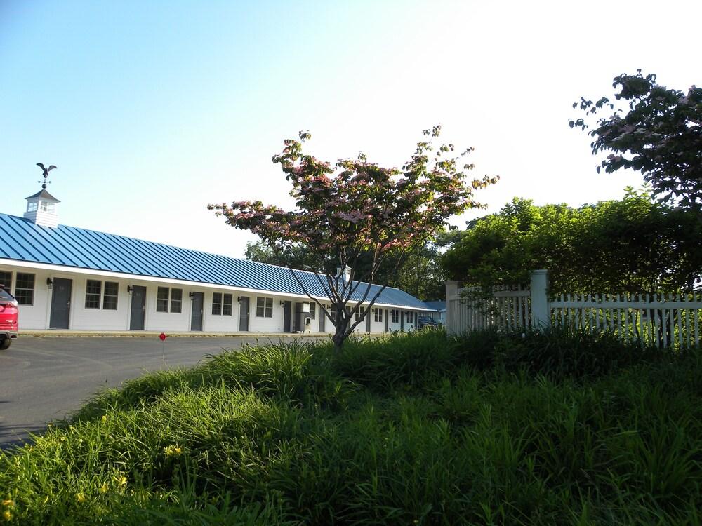 Colonial Gables Oceanfront Village