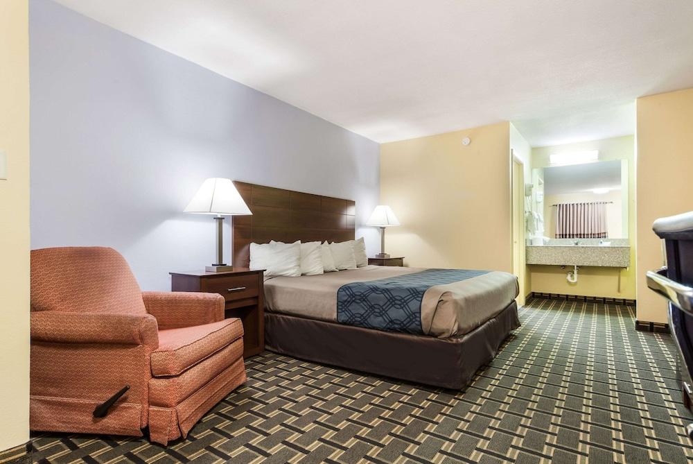 Rodeway Inn Lincoln West - University Area