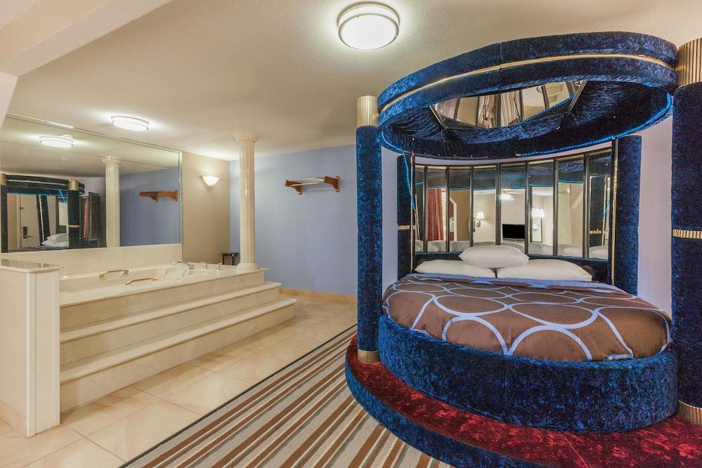 Super 8 by Wyndham Mt. Pleasant TX