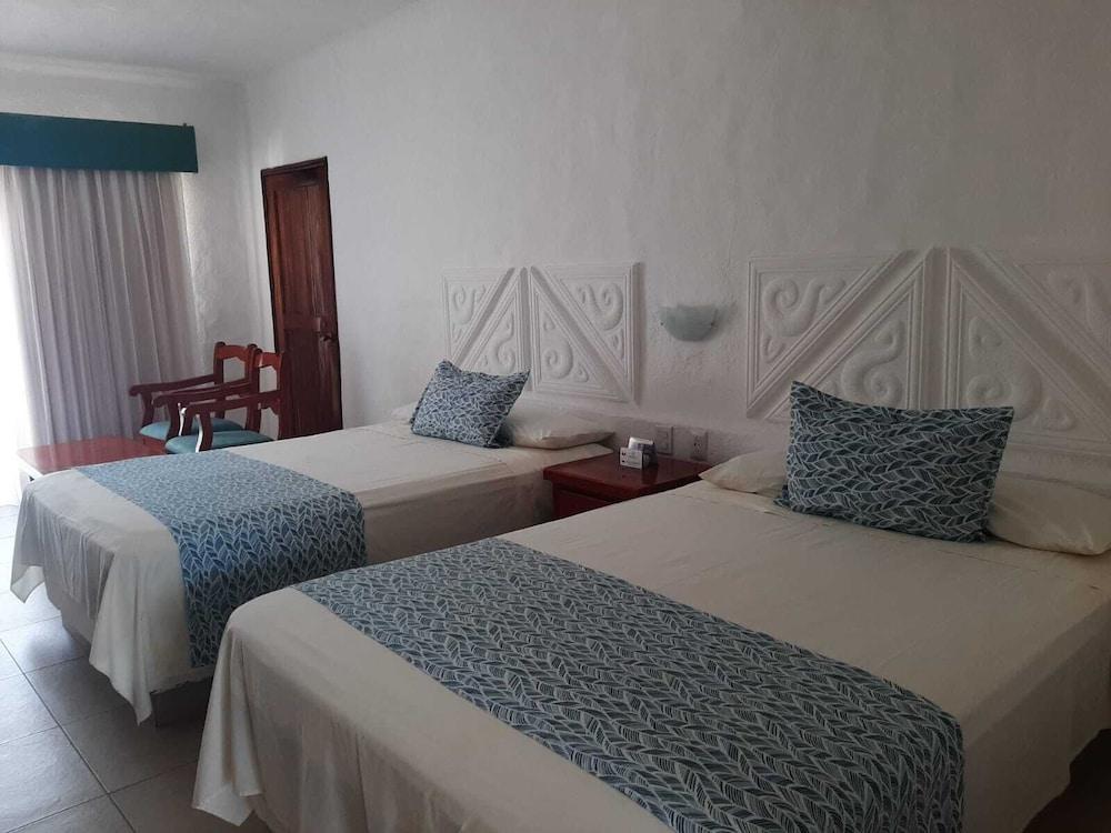 Los Angeles Locos - All Inclusive