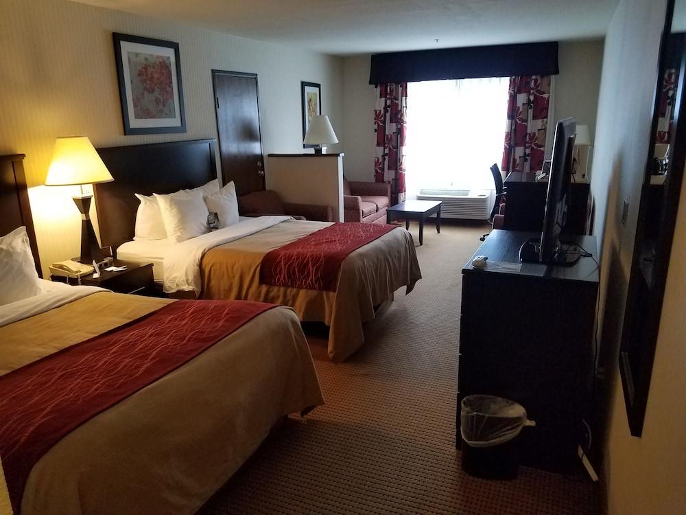 Quality Inn & Suites Farmington