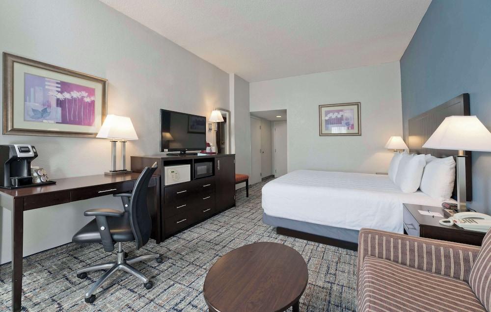 Best Western Plus Hotel & Conference Center