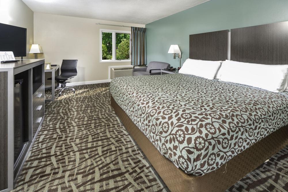 BridgePointe Inn & Suites