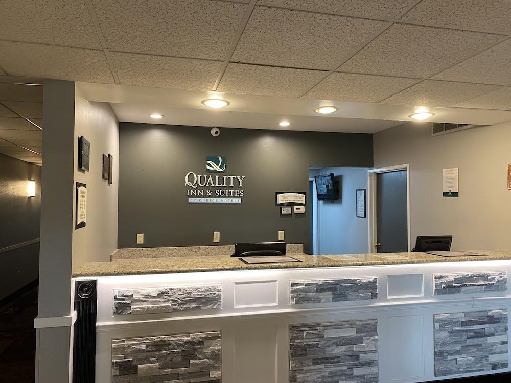 Quality Inn Mauston I-90