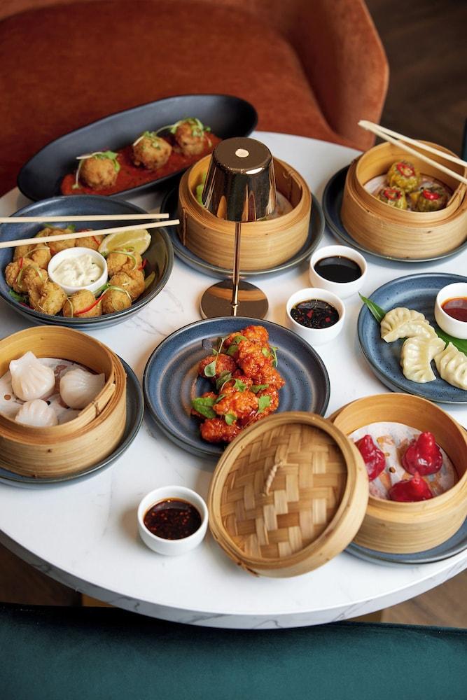 The Clermont London, Victoria