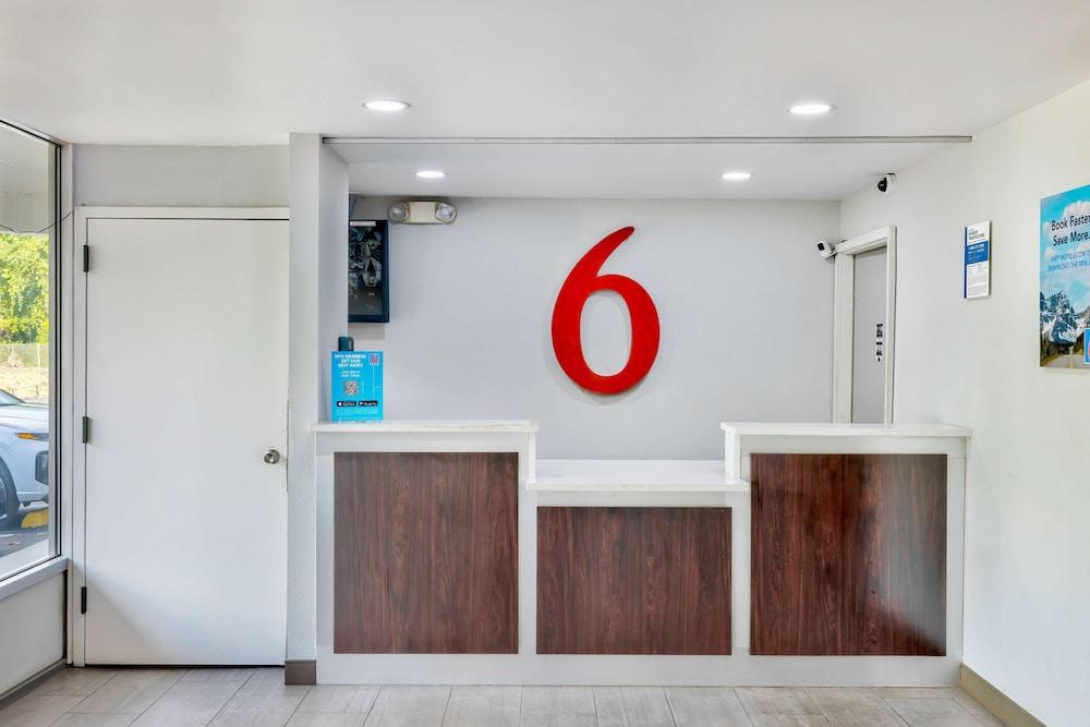 Motel 6 Morgantown, WV