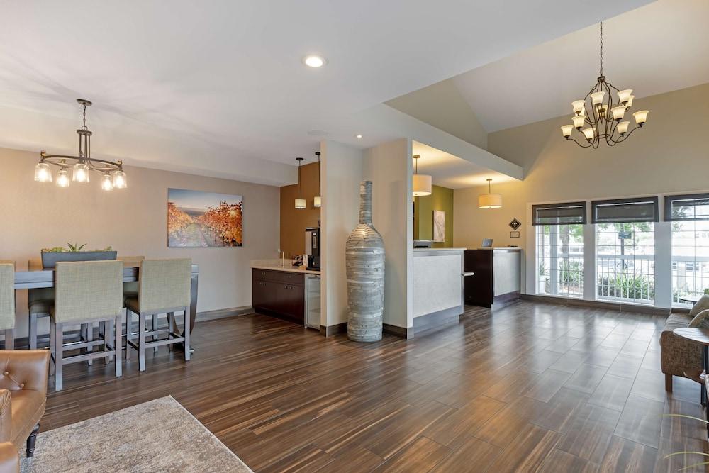 Best Western Plus Inn At The Vines