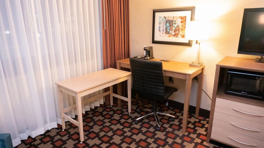 Radisson Hotel St. Paul Downtown