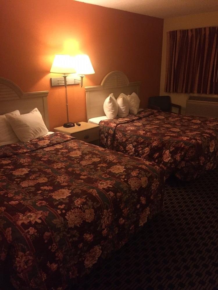 Sunset Inn & Suites - Lincoln Airport