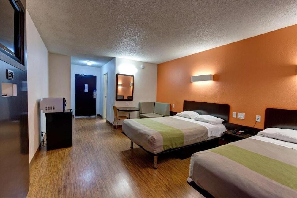 Executive Inn & Suites