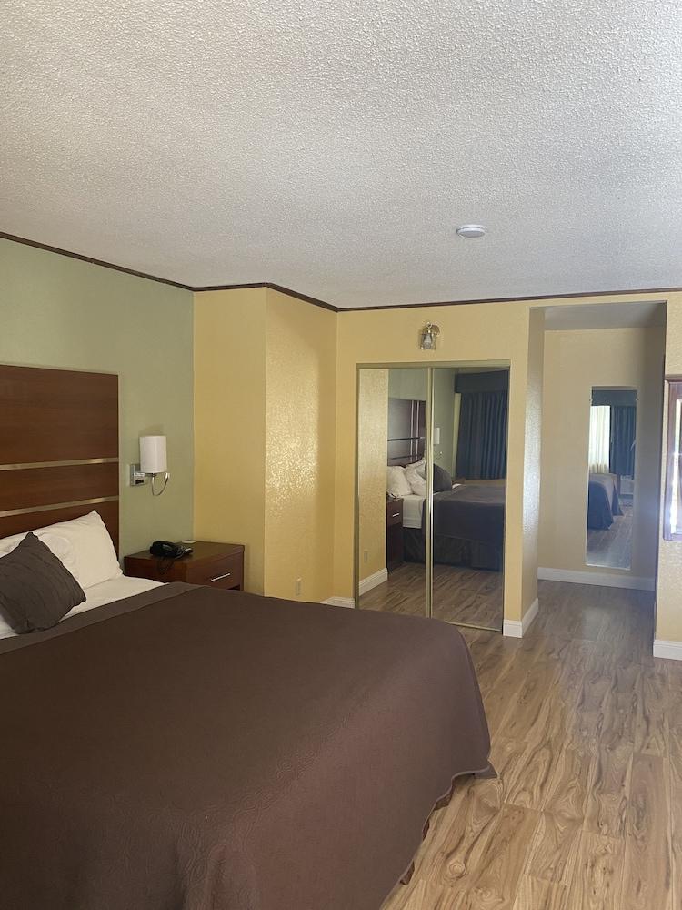 Western Holiday Lodge Three Rivers