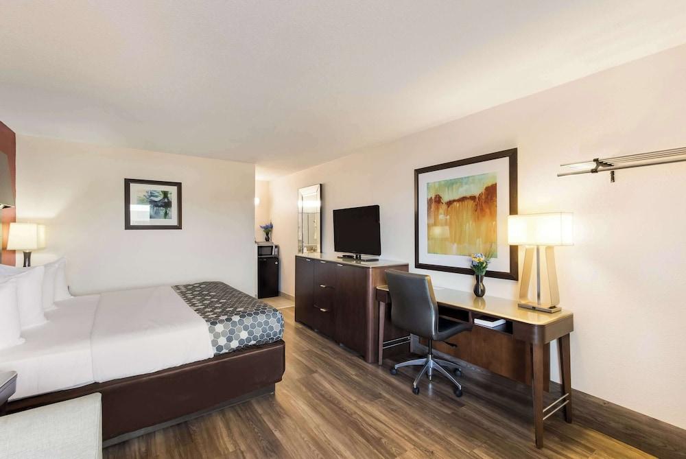 Econo Lodge Washington NC North