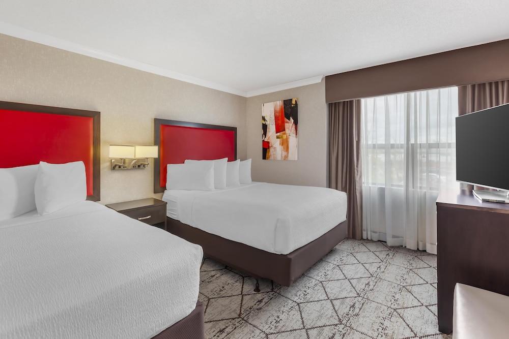 Best Western Plus Rose City Suites