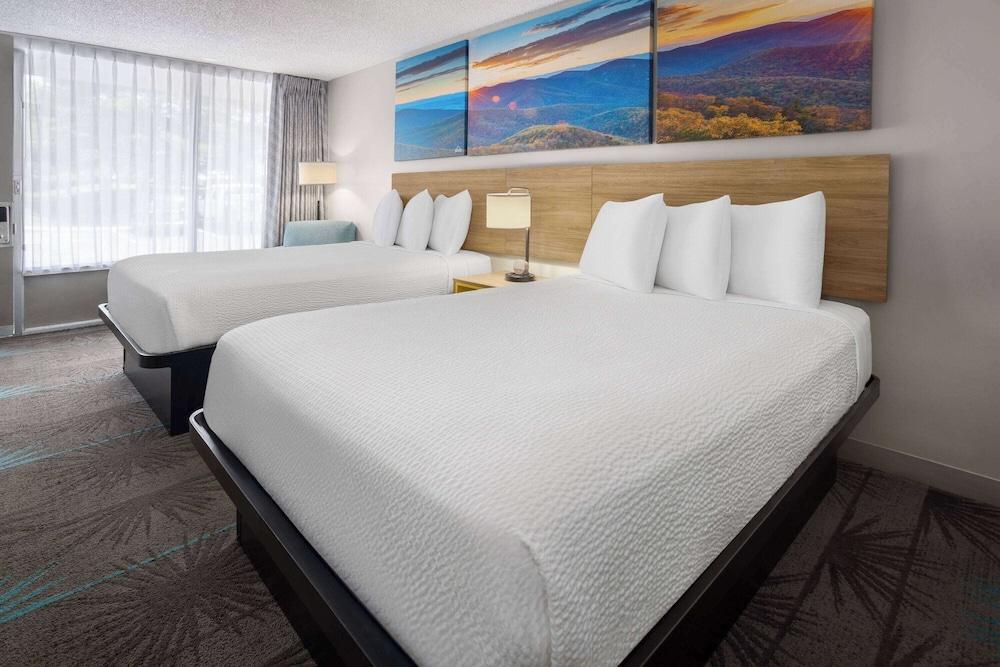 Days Inn by Wyndham Frederick