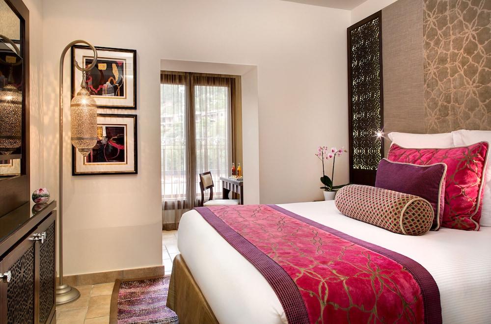 Tiara Miramar Beach Resort