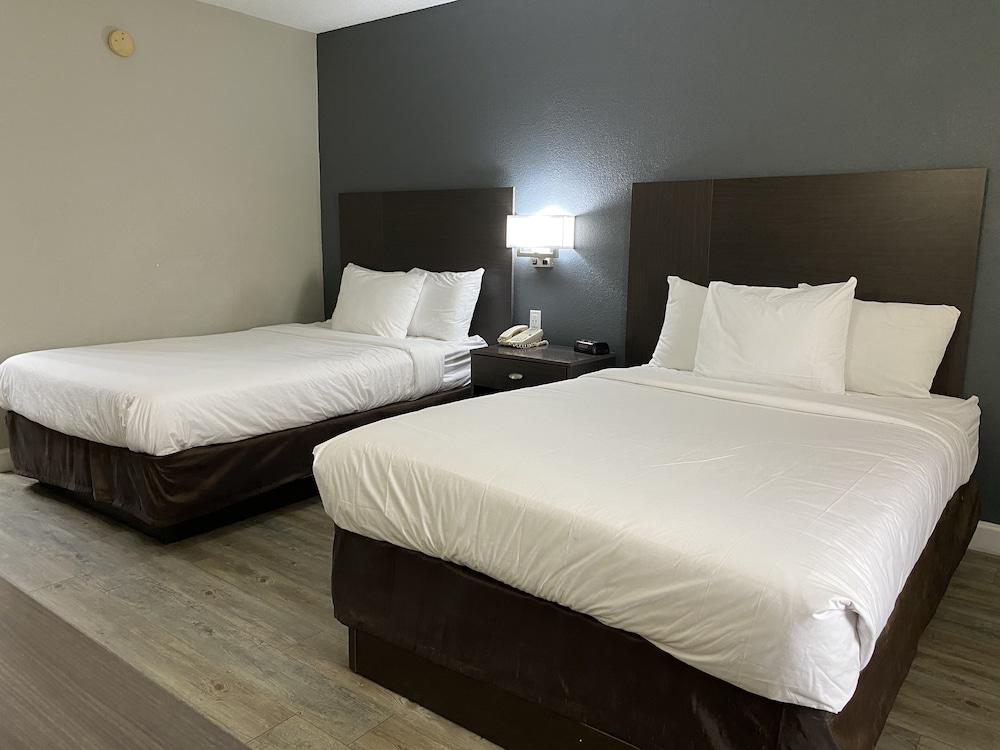 Baymont by Wyndham Wilmington