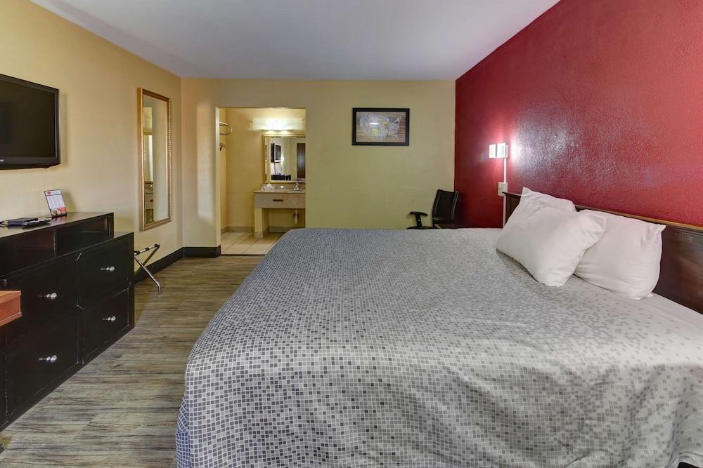 Econo Lodge Virginia Beach Town Center