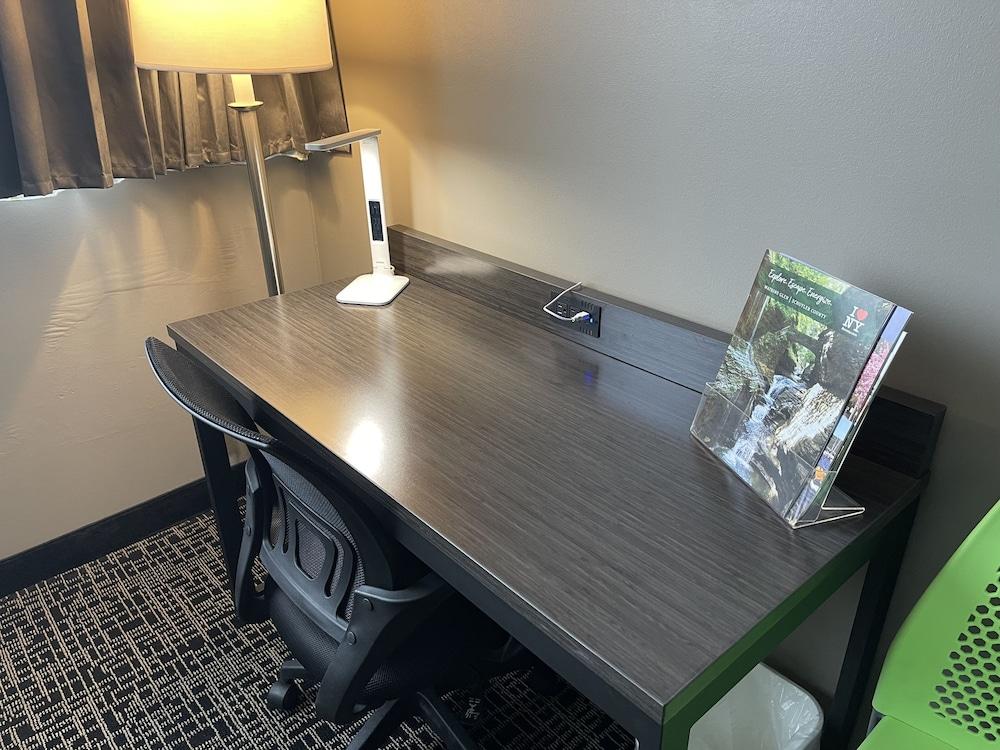 Wingate by Wyndham Lake George