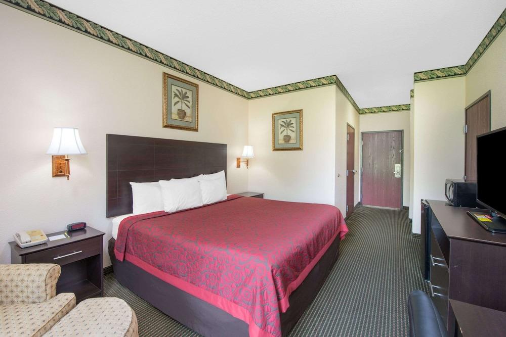 Days Inn by Wyndham Sullivan